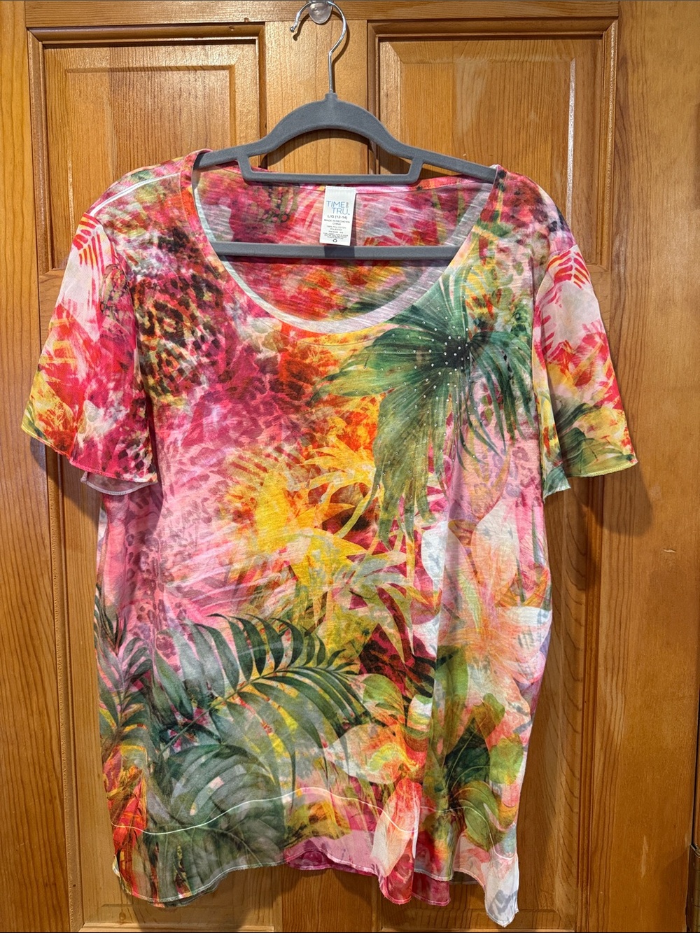Time and tru tropical multicolor short sleeve with rhinestone top size large .